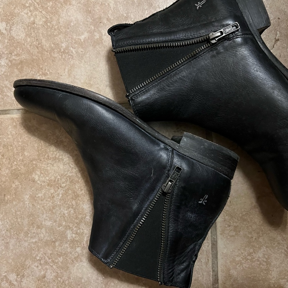 Frye Carly black booties